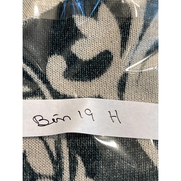 Cabi Womens Blue White Sweater Size XS Cotton Cashmere Blend V Neck Lightweight - Picture 10 of 11